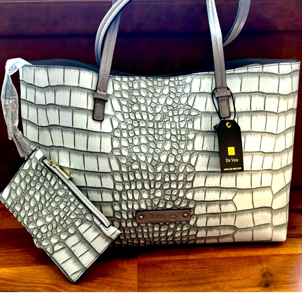 De Vesi Faux Leather Crocodile Pattern Tote Set NWT
